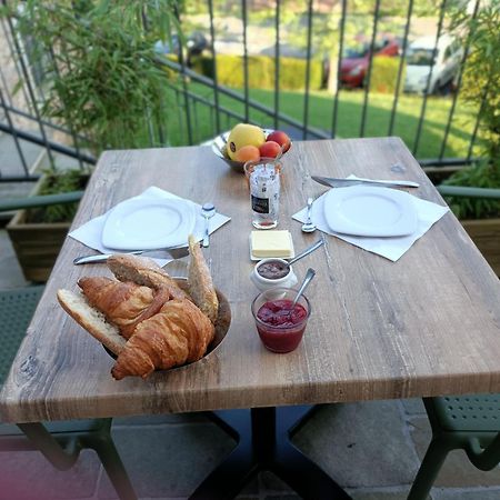 Les Pierres Folles Bed & Breakfast Rozier-en-Donzy Ngoại thất bức ảnh