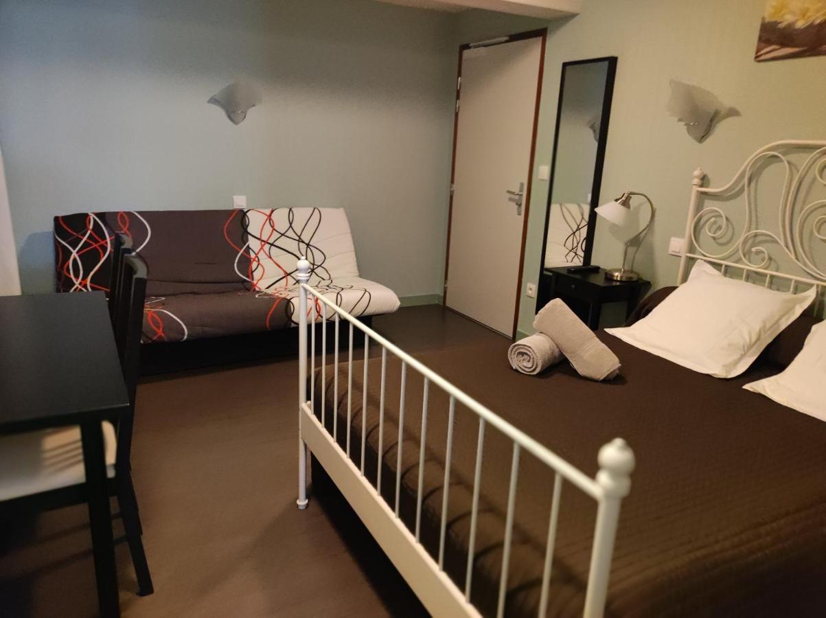 Les Pierres Folles Bed & Breakfast Rozier-en-Donzy Ngoại thất bức ảnh