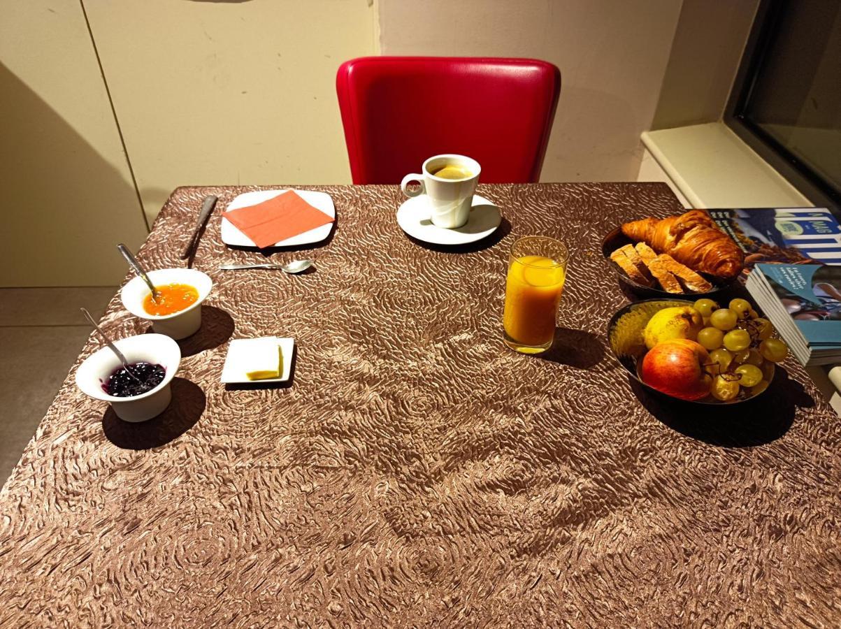 Les Pierres Folles Bed & Breakfast Rozier-en-Donzy Ngoại thất bức ảnh